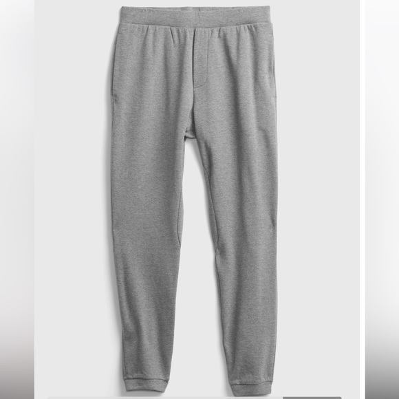 GapFit Tech Jogger - Picture 7 of 11